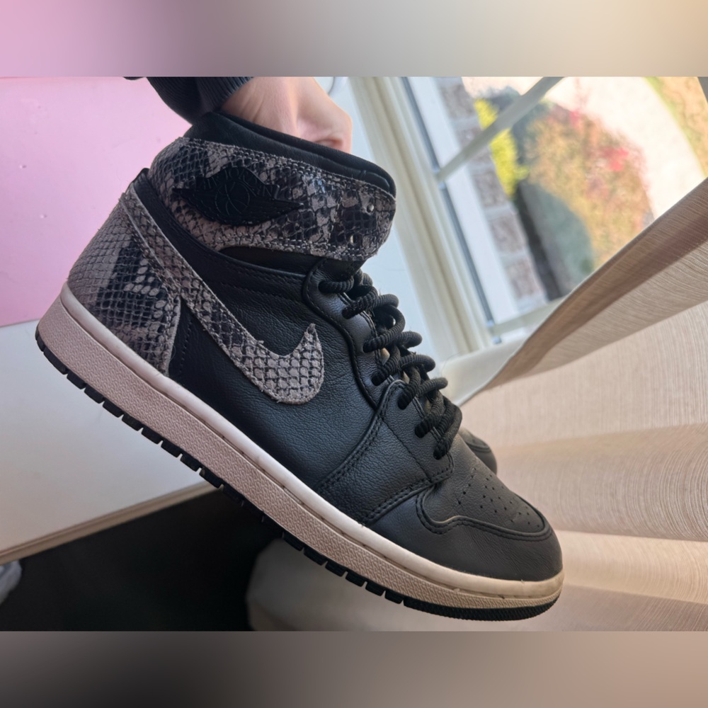 Women’s air Jordan 1 retro high premium sneaker “snakeskin” size 9